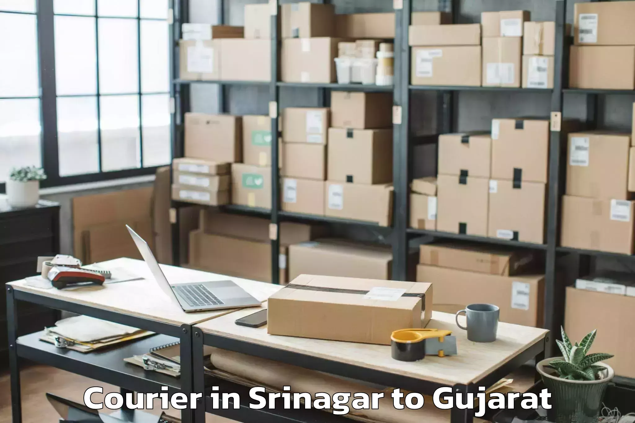 Top Srinagar to Khambhaliya Courier Available